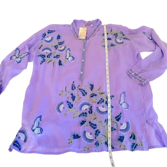 Johnny Was Slim Audrey Tunic Womens Boho M Lavender Embroidered Butterfly Top - Picture 14 of 16